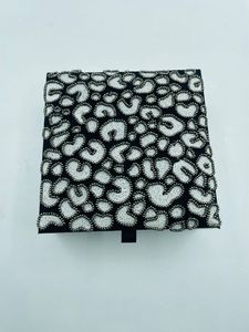 Boîte à bijoux en coton fait main à motif animalier, brodée à la main, avec perles, couleur personnalisée, logo promotionnel - Product Image 2