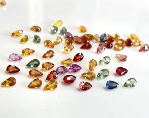 Naturel uniquement Chauffé Multicolore Saphir Poire 4x5mm Normal Facette AAA Qualité-Lâche multicolore saphir Poire Facette - Product Image 2