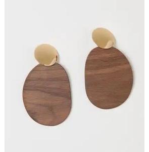 Boucles d'oreilles pendantes en bois, design léger, spécialement conçues pour les événements festifs - Product Image 1