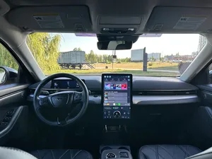 NEAT 2022, Mustang Mach-E 98 kWh I, Bajo kilometraje, Transmisión automática, Techo solar panorámico, Luces LED, Luces diurnas LED - Product Image 2