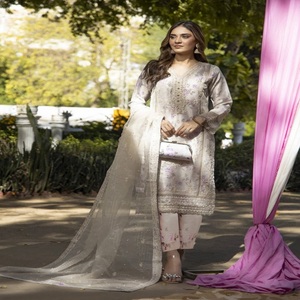 Elegante y hermosa Organza bordada de lujo Salwar Kameez Trajes indios de 3 piezas Ropa de fiesta para mujer Diseño moderno étnico Dr Haris - Product Image 5