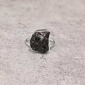 Anillo de Plata de Ley 925 con Granate Natural, Piedra Natalicia de Enero, Doble Banda, Regalo de San Valentín, Joyería Hecha a Mano - Product Image 2