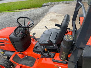 Tondeuse à gazon Kubota neuve et d'occasion, durable, avec plateau de coupe de 60 pouces. Tondeuse rotative autoportée Kubota G26-II. - Product Image 6