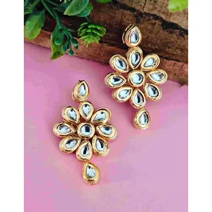 Parure de collier en cuivre plaqué or avec design floral Kundan Meenakari, bijoux en rhodium et perles, pierre principale en perle, pour mariée, cadeau raffiné, prêt à l'emploi - Product Image 4