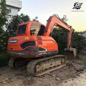 รถขุดตีนตะขาบ Doosan DX75 มือสอง ขนาด 7.5 ตัน บุ้งกี๋ 0.37 ลบ.ม. แบรนด์เกาหลีแท้ รถขุดขนาดเล็กสำหรับงานก่อสร้าง ชั่วโมงการทำงานต่ำ ได้รับการรับรองมาตรฐาน CE - Product Image 2