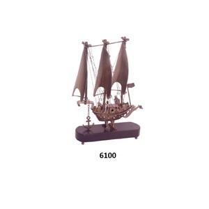 Venta caliente de alta calidad de bronce de latón macizo y barco de madera con acabado antiguo decorativo barco Showpiece para la oficina en casa - Product Image 4