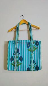 Venta al por mayor bolso de algodón hecho a mano con diseño floral bordado acolchado bloque de mano impreso bolsos de hombro de compras para las mujeres - Product Image 4