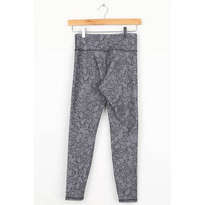 Leggings de yoga personnalisés, pantalon de levage pêche sans couture, tissu extensible respirant à séchage rapide, approvisionnement d'usine OEM/ODM. - Product Image 3