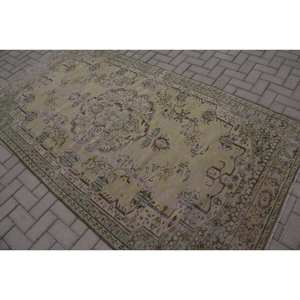 Tapis turc vintage 4,7x8,8 pieds vert jaune patchwork en laine avec envers en latex, rectangulaire, traditionnel, écologique, à poils moyens, pour salle à manger - Product Image 4