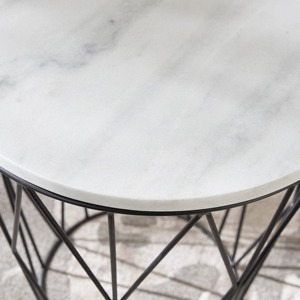 Table d'appoint moderne en verre de forme carrée avec base en métal, parfaite pour le salon, le café, le bureau et les espaces élégants de l'Inde - Product Image 6