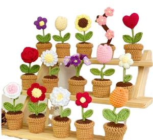 Conteneur à fleurs en crochet tricoté à la main, motif rose, fantaisie, améthyste, cadeau de pendaison de crémaillère, décoration intérieure, bonsaï, abordable et adorable - Product Image 1