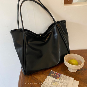 Sac fourre-tout en cuir souple pour femmes, grande capacité, sac à bandoulière, sac à main décontracté pour tous les jours, élégant et léger, idéal pour le shopping - Product Image 2