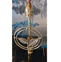 Fabricant de drapeaux miniatures tissu de coton brillant croix support de table de base en laiton chic