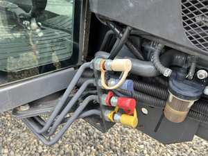 Tracteur LX2610HSDC 2020 - 4 roues motrices, transmission par engrenages, 24,8 CV, confort premium et haute productivité avec boîte de vitesses et pompe - Product Image 6