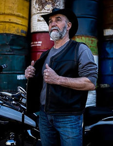 Men's <b>Plus</b> <b>Size</b> Fashionable Cowhide Leather <b>Waistcoat</b> Breathable and Waterproof OEM Customizable Sleeveless Motorbike Vest - Product Image 4