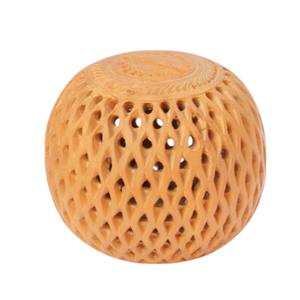 Banco de dinero en forma de bola de madera hecho a mano con patrón tradicional y diseño decorativo para el hogar y el regalo - Product Image 6