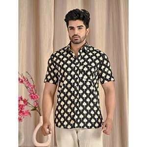 Chemise décontractée pour homme 100% coton avec col montant, respirante, en popeline, manches courtes, imprimée, noire - Product Image 4