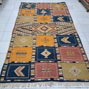 Auténticas Alfombras Marroquíes Hechas a Mano de Lana, Diseños Berber Tradicionales, Estilos Vintage Modernos para Decoración del Hogar - Product Image 1