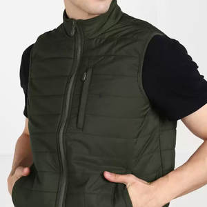 Nouvelle arrivée Veste matelassée sans manches de qualité supérieure pour homme Coupe personnalisée et image de marque - Product Image 6