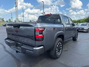 USADO 2024 Frontier PRO 4X Crew Cab AWD Dark ACC Asientos de Tela EN Buen Estado Listo para Conducir - Product Image 3