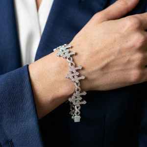 Pulsera de eslabones de plata con moissanita cruciforme imperial para hombre, diseño de infinito cruciforme, pavé brillante, redondo, llamativa, joyería de lujo - Product Image 3