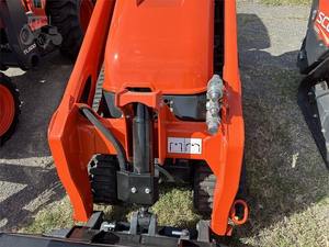 Minicargadora de dirección deslizante Kubota SCL1000 2025, la mejor cargadora de fuerza pequeña con bomba de cojinete de motor fuerte y caja de cambios - Product Image 5