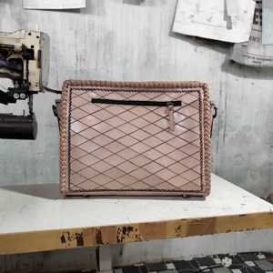 กระเป๋าถือสะพายข้างแบบตะวันตกกระเป๋าโท้ทหนังวัวคุณภาพสูงมีซิปกันน้ำเครื่องมือออกแบบด้วยมือสินค้าใหม่ฤดูใบไม้ร่วง2025 - Product Image 3