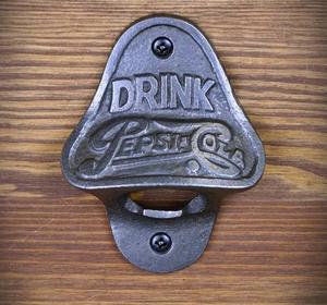 Ouvre-bouteille en fonte vintage élégant avec une construction rustique solide, parfait pour les fêtes en plein air et les cuisines des maisons de ferme - Product Image 6