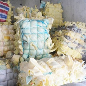 โฟม PU รีไซเคิลคุณภาพสูง เศษโฟมเมมโมรี่โฟม วัสดุ HDPE/LDPE เป็นมิตรกับสิ่งแวดล้อม สีขาว รีบอนด์ เกรดทางการแพทย์ สำหรับการเคลือบผิว - Product Image 1