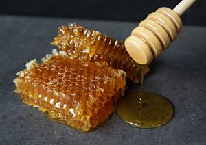 NID D'ABEILLE NATUREL/ÉNERGIE ET VITALITÉ/ÉTIQUETTE PROPRE/BIOLOGIQUE ET PUR - Product Image 5