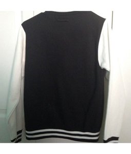 Chaqueta Universitaria Personalizada de la Mejor Calidad para Adultos y Jóvenes, Tejido de Lana Transpirable, Estilo de Color Sólido con Cuello Alto - Product Image 3