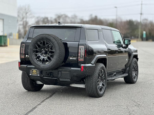 Limpia 2025 G M C H u m e r EV SUV 2X AWD - Product Image 6