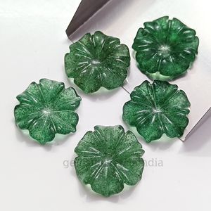 Pierre précieuse sculptée de fleur de quartz fraise verte, pierre gemme en forme de fleur de quartz fraise, sculpture sur pierre en vrac pour la fabrication de pendentifs - Product Image 3