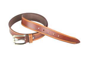 Ceinture en cuir marron clair avec boucle argentée classique et finition lisse pour un usage quotidien et formel, unisexe, au prix de gros - Product Image 5