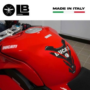 Copertura Serbatoio Bici in Resina 3D Effetto Carbonio per Ducati con Protezione Adesiva - Product Image 4