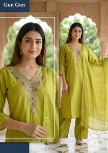 Nuevo Kurti de Tela Viscosa Vetican con Plazo, Ropa Étnica Moderna para un Estilo Versátil en la Oficina, la Universidad y Eventos - Product Image 3