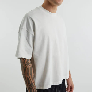 T-shirt court ample et respirant en coton tissé épais 240 g/m² personnalisé pour homme, coupe carrée, sérigraphie légère - Product Image 5