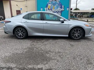 Toyota Camry XLE 2022 Usado en Excelentes Condiciones - Product Image 6