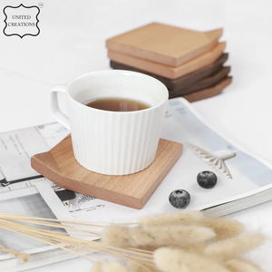 Vente en gros de sous-verres classiques en bois écologiques de 4 pièces sous-verres et porte-gobelets en noyer de haute qualité coussin carré de 4x4 pouces - Product Image 4