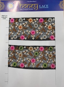 Dentelle brodée florale colorée élégante pour la mode, la décoration intérieure et les projets d'artisanat - Product Image 4