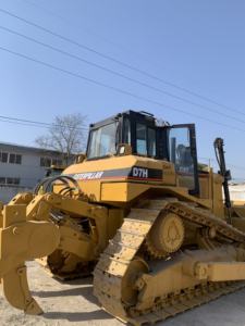Бульдозер гусеничный Caterpillar D7H с объемом отработанной земли 10,5 м³ и высокой производительностью, среднетяжелый бульдозер - Product Image 4
