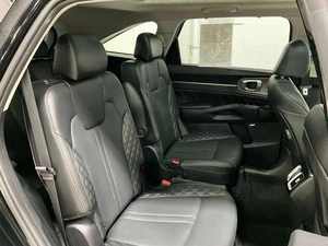 Negro 2024 K i a Sor ento Hybrid SX-Prestige AWD Asientos de cuero Sistema de navegación de techo solar de arranque remoto Asientos de tercera fila - Product Image 5