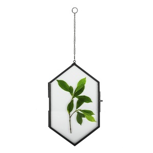 Cadre photo en métal de créateur Porte-photo de table de créateur fait à la main Forme personnalisée Vente en gros Nouveau cadre photo en métal - Product Image 5