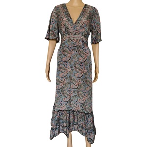 ฟรีไซส์ เสื้อผ้าสไตล์เกาหลี ลายเรขาคณิต ลายเพสลีย์ สไตล์ Y2K โบฮีเมียนธรรมชาติ ผ้าไหมทอแบบอินเดีย ทรงเอไลน์ ความยาวปานกลาง สวมใส่สบายๆ ทุกวัน หวานๆ สำหรับฤดูร้อน คอวี ทรงบาน - Product Image 1