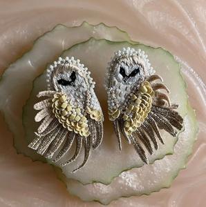 Magnifiques boucles d'oreilles en forme de feuille de paon, style broderie premium, bijoux de fête pour femmes, au meilleur prix, boucles d'oreilles à perles. - Product Image 4