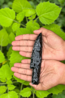 Couteau en obsidienne noire, silex, lame fantaisie en forme de flocon, dentelée, cadeau Wicca, élimine la négativité, couteau sculpté à la main, poignard