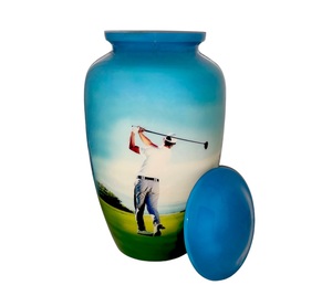 Urnas de Entierro de Cremación Encantador Golfista Diseño de Golf Tamaño Grande 26 cms de alto con Bolsa de Terciopelo - Product Image 1