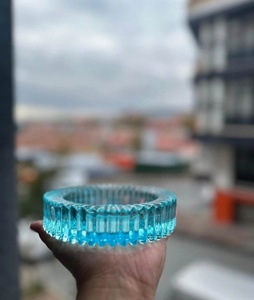 Nouvel arrivage de cendrier en résine époxy et bois de forme carrée au design moderne avec logo de couleur personnalisé portable pour l'intérieur et l'extérieur - Product Image 6