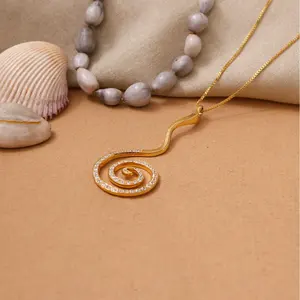 Collier pendentif en diamant en spirale plaqué or vintage tendance pour femmes, chaîne à maillons en titane avec perle pour cadeau - Product Image 2