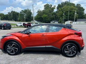 SUV Toyota C-HR Limited 2020 d'occasion en excellent état, transmission automatique, traction avant, origine américaine, entièrement entretenu - Product Image 3